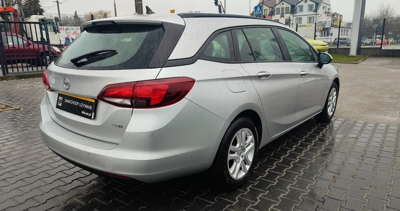 Opel Astra cena 42900 przebieg: 153000, rok produkcji 2018 z Chodzież małe 254